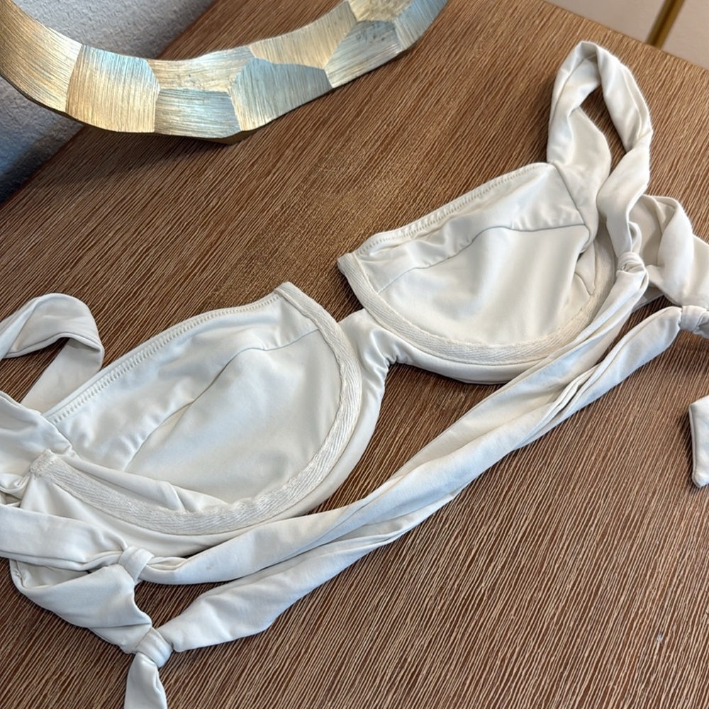 nwt L*SPACE CAMELLIA Bikini Swim Top in Cream - Picture 7 of 9